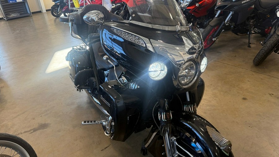 2019 Indian Roadmaster Indian - Color Option