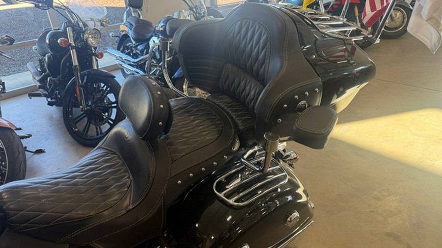2019 Indian Roadmaster Indian - Color Option
