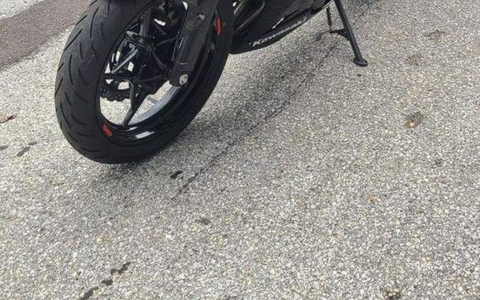 2019 Kawasaki Ninja® 400 Base