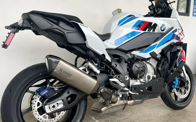 2026 BMW M1000XR