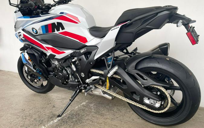 2026 BMW M1000XR