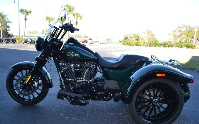 2024 Harley-Davidson® Freewheeler® Alpine Green / Vivid Black - FLRT