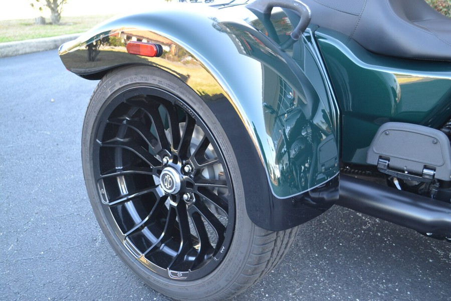 2024 Harley-Davidson® Freewheeler® Alpine Green / Vivid Black - FLRT