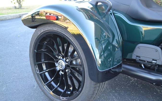 2024 Harley-Davidson® Freewheeler® Alpine Green / Vivid Black - FLRT