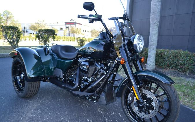 2024 Harley-Davidson® Freewheeler® Alpine Green / Vivid Black - FLRT
