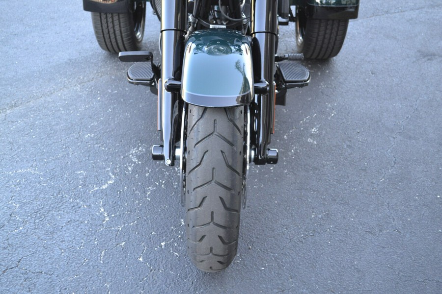 2024 Harley-Davidson® Freewheeler® Alpine Green / Vivid Black - FLRT