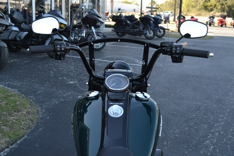 2024 Harley-Davidson® Freewheeler® Alpine Green / Vivid Black - FLRT