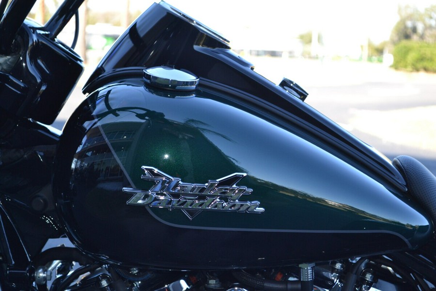 2024 Harley-Davidson® Freewheeler® Alpine Green / Vivid Black - FLRT
