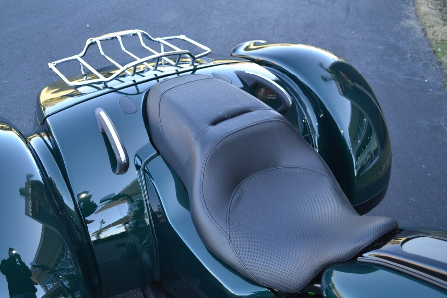 2024 Harley-Davidson® Freewheeler® Alpine Green / Vivid Black - FLRT