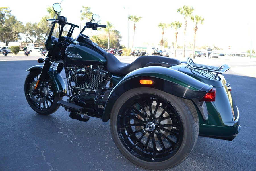 2024 Harley-Davidson® Freewheeler® Alpine Green / Vivid Black - FLRT
