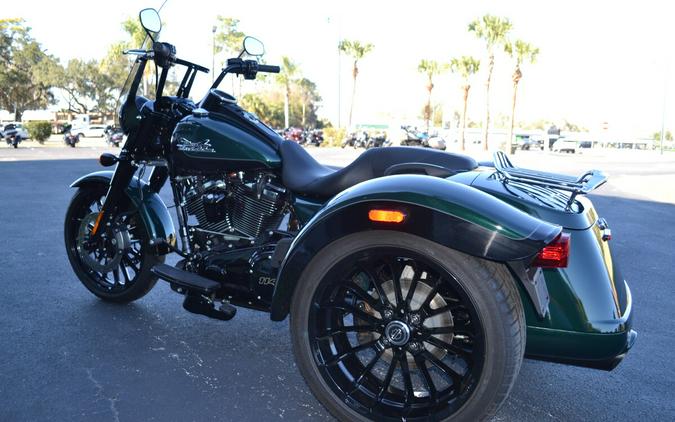 2024 Harley-Davidson® Freewheeler® Alpine Green / Vivid Black - FLRT