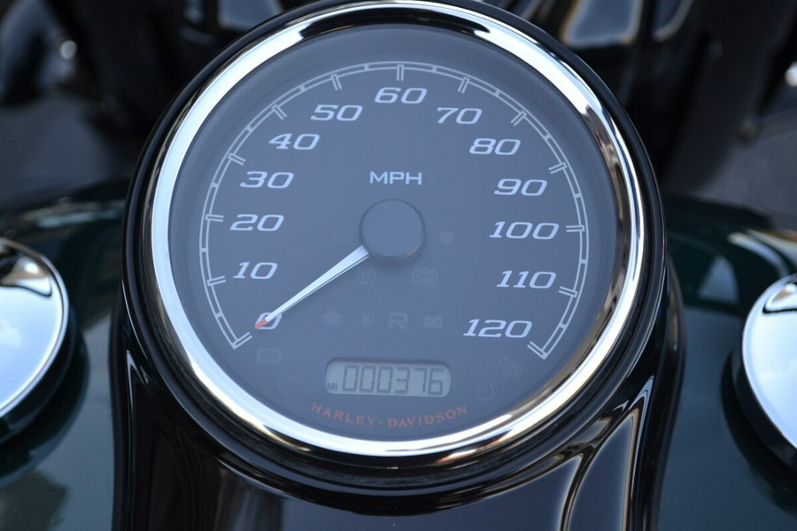 2024 Harley-Davidson® Freewheeler® Alpine Green / Vivid Black - FLRT