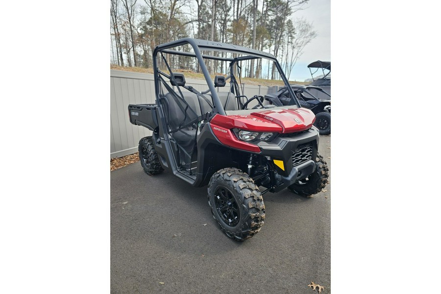 2024 Can-Am Defender DPS HD9 Red & Black