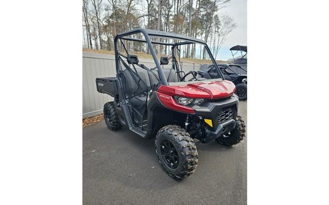 2024 Can-Am Defender DPS HD9 Red & Black