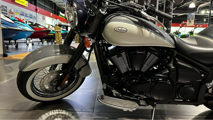 2024 Kawasaki Vulcan® 900 Classic