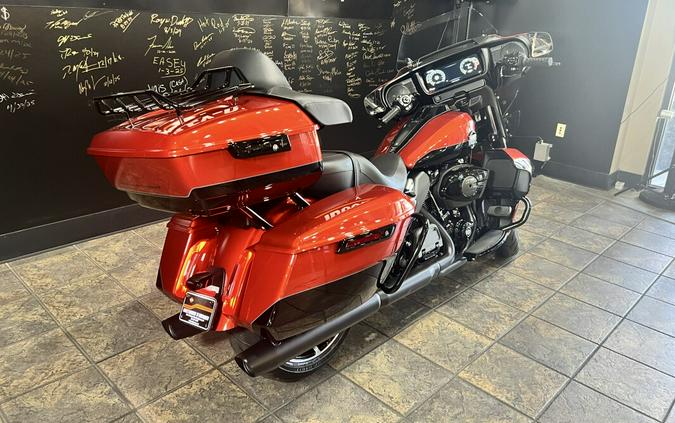 2025 Harley-Davidson Street Glide® Ultra Whiskey Fire / Vivid Black