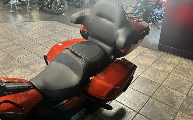 2025 Harley-Davidson Street Glide® Ultra Whiskey Fire / Vivid Black