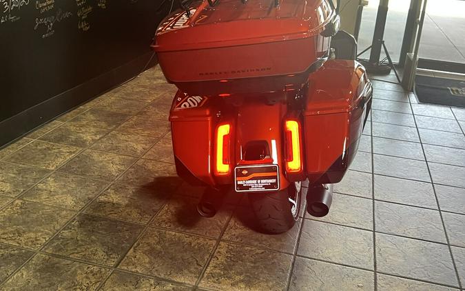 2025 Harley-Davidson Street Glide® Ultra Whiskey Fire / Vivid Black