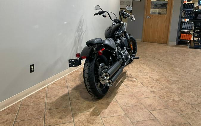 2024 Harley-Davidson®FXBBS Street Bob® 114 Vivid Black