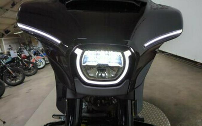 2024 Harley-Davidson® Street Glide® Vivid Black – Black Finish