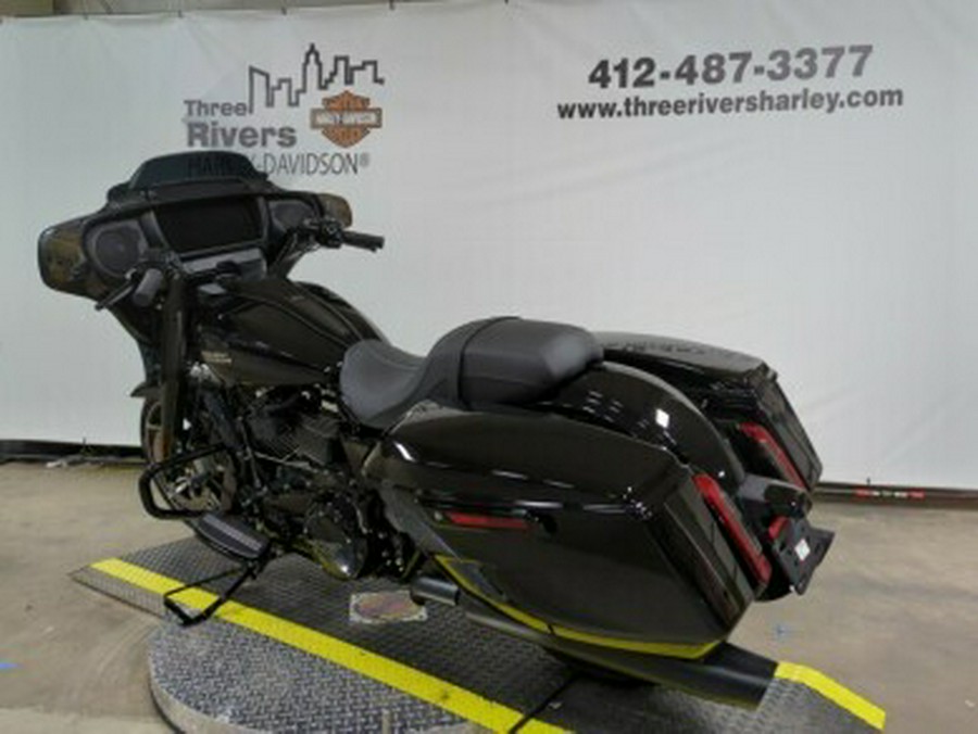2024 Harley-Davidson® Street Glide® Vivid Black – Black Finish