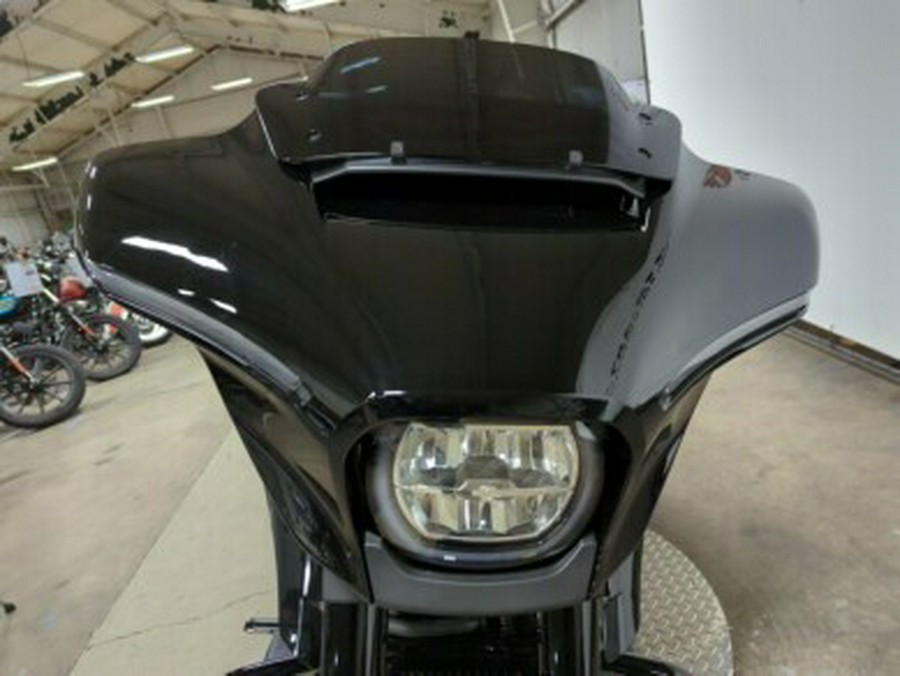 2024 Harley-Davidson® Street Glide® Vivid Black – Black Finish