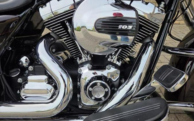 2014 Harley-Davidson® FLHXS - Street Glide® Special
