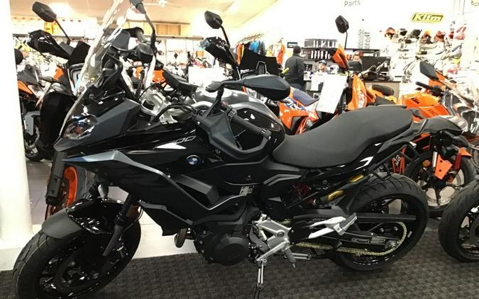 2024 BMW F 900 XR Triple Black