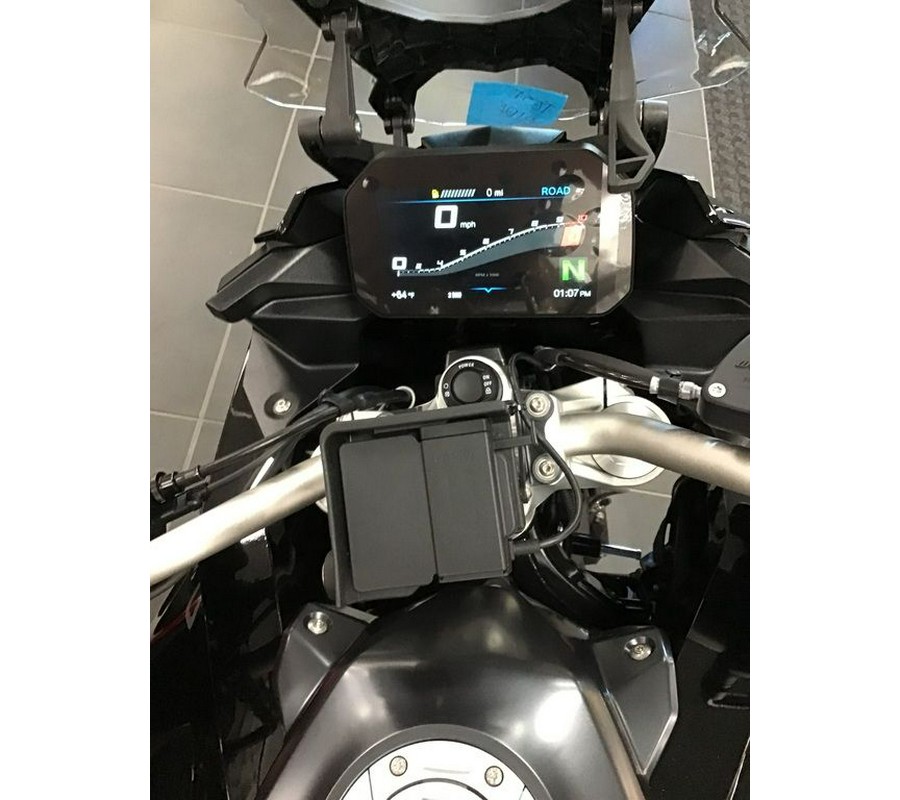 2024 BMW F 900 XR Triple Black