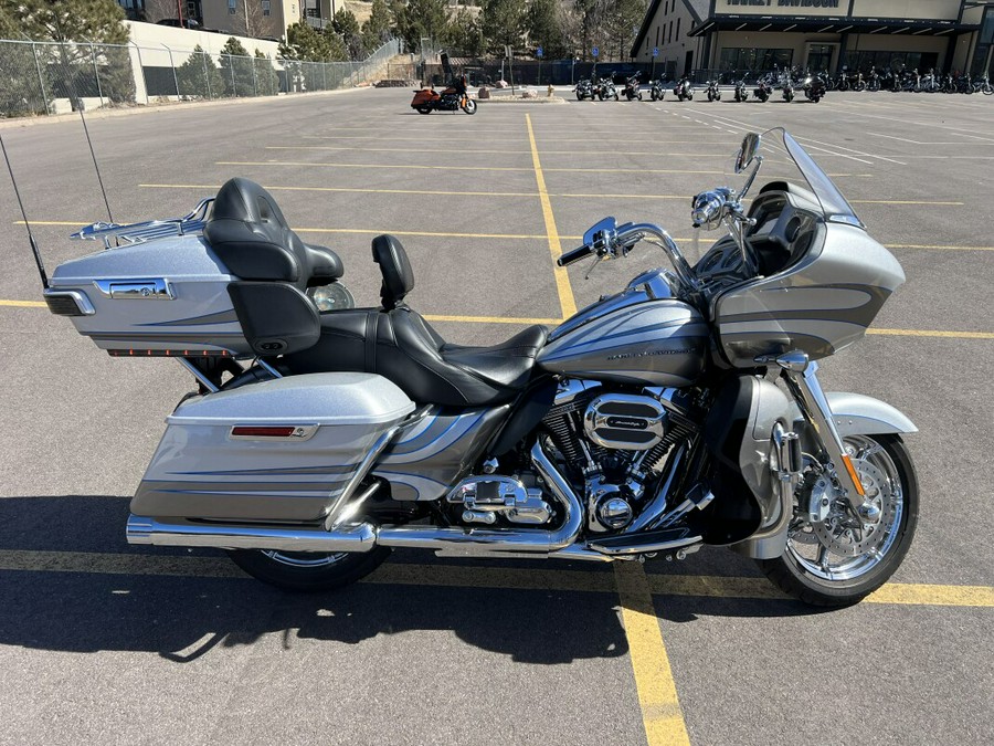 2016 CVO™ Road Glide® Ultra