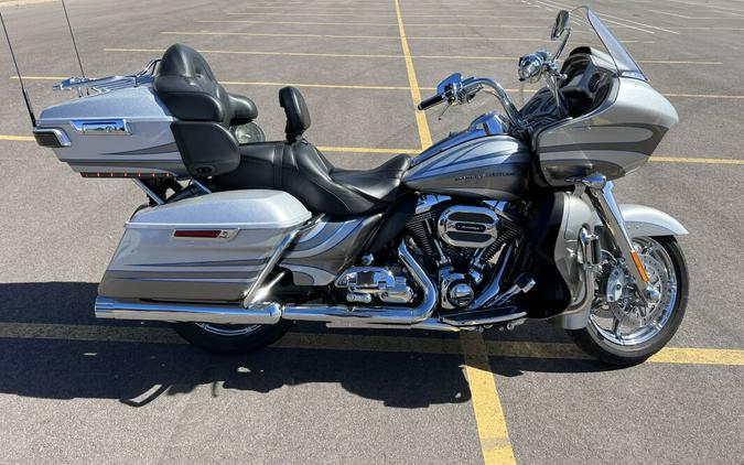 2016 CVO™ Road Glide® Ultra