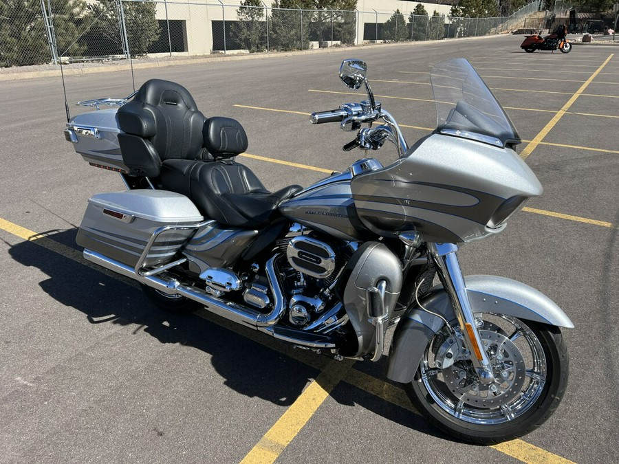 2016 CVO™ Road Glide® Ultra