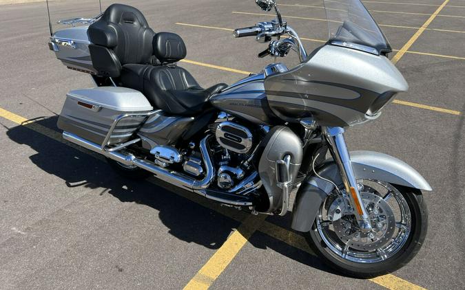 2016 CVO™ Road Glide® Ultra