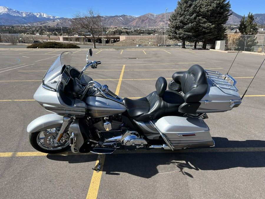 2016 CVO™ Road Glide® Ultra