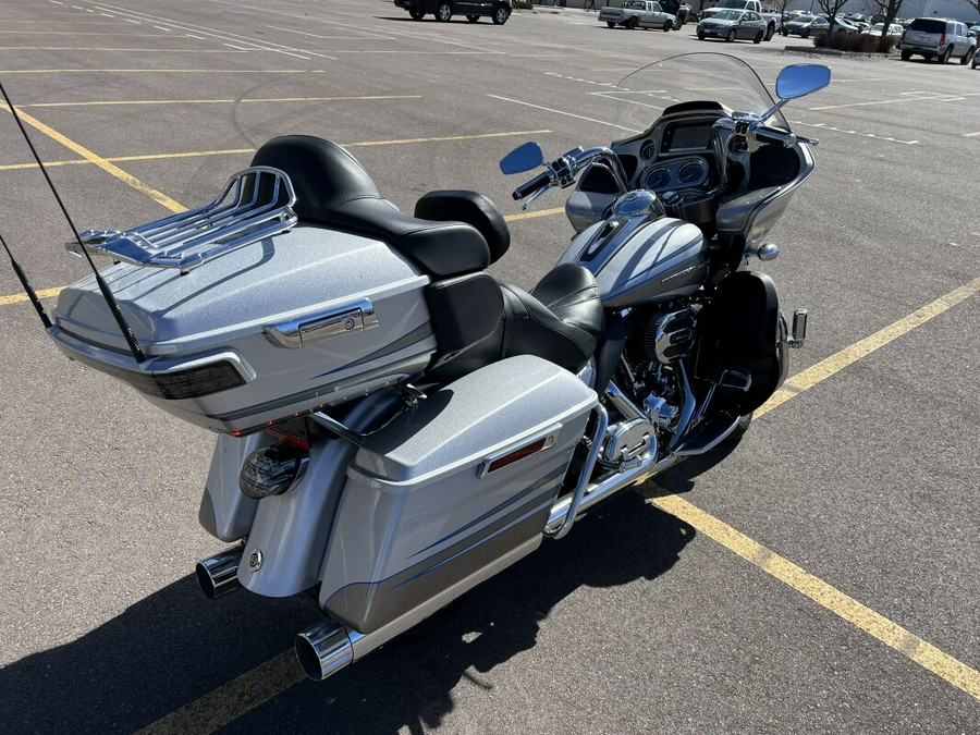 2016 CVO™ Road Glide® Ultra