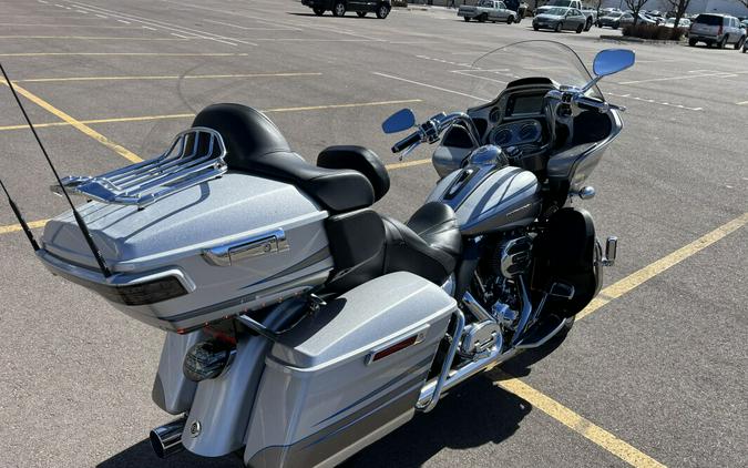 2016 CVO™ Road Glide® Ultra