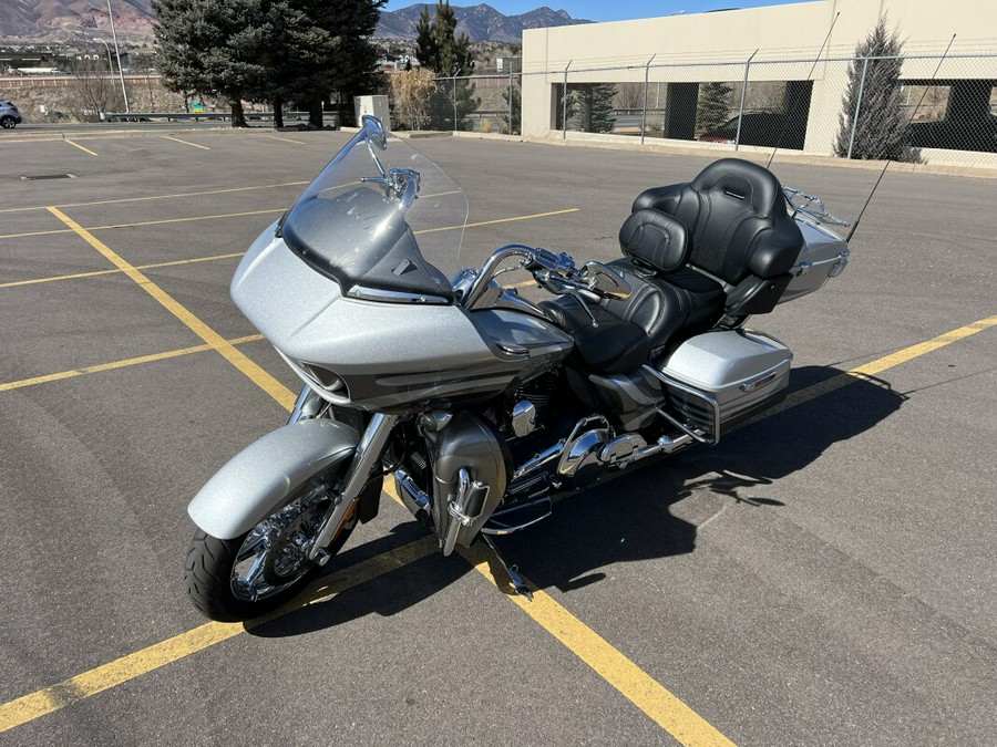 2016 CVO™ Road Glide® Ultra
