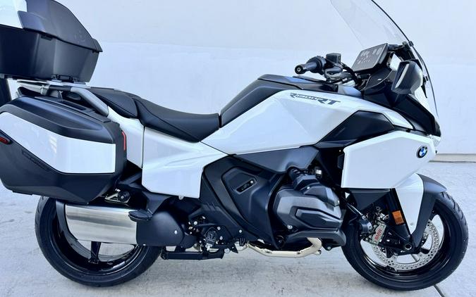 2026 BMW R 1300 RT Alpine White 3