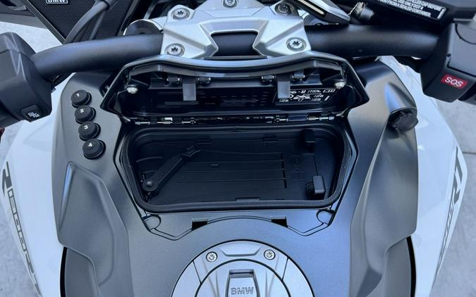 2026 BMW R 1300 RT Alpine White 3