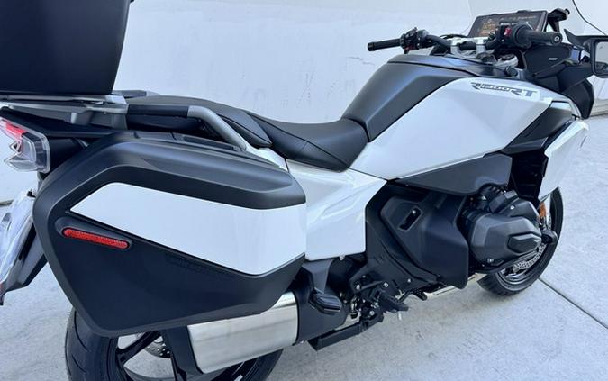 2026 BMW R 1300 RT Alpine White 3