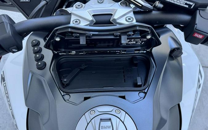 2026 BMW R 1300 RT Alpine White 3