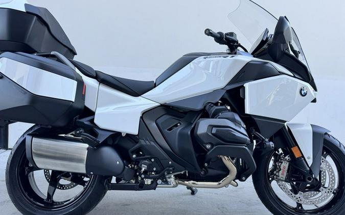 2026 BMW R 1300 RT Alpine White 3