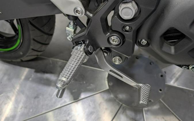 2024 Kawasaki Z e-1 ABS