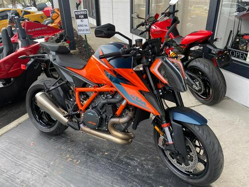 Video: Watch our 2020 KTM 1290 Super Duke R...