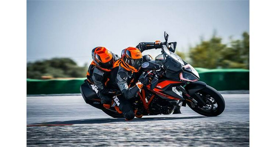 2019 KTM 1290 SUPER DUKE GT