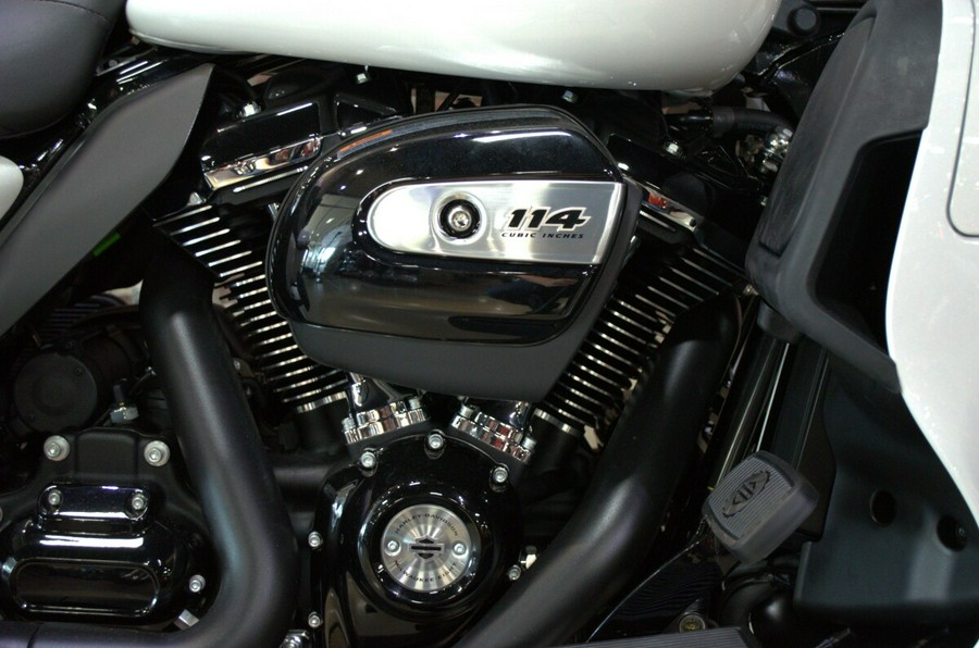 2024 Harley-Davidson Ultra Limited White Onyx Pearl - Black Finish