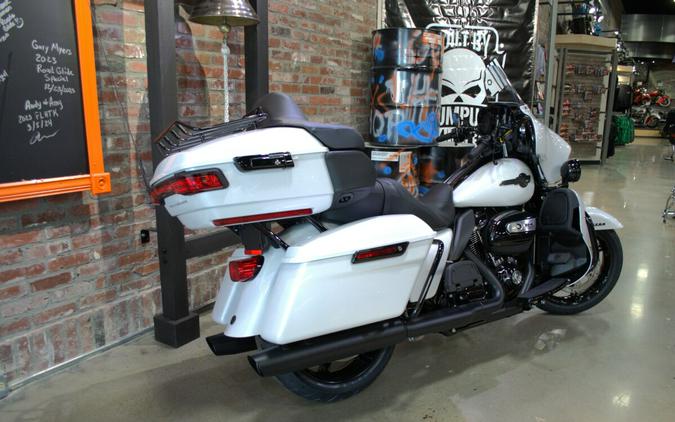 2024 Harley-Davidson Ultra Limited White Onyx Pearl - Black Finish