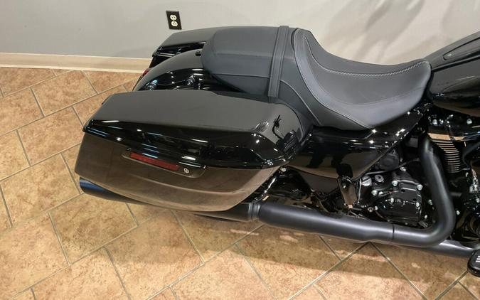 2024 Harley-Davidson®FLTRX Road Glide® Vivid Black