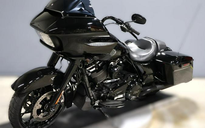 2023 Harley-Davidson Road Glide Special Vivid Black - Black Finish