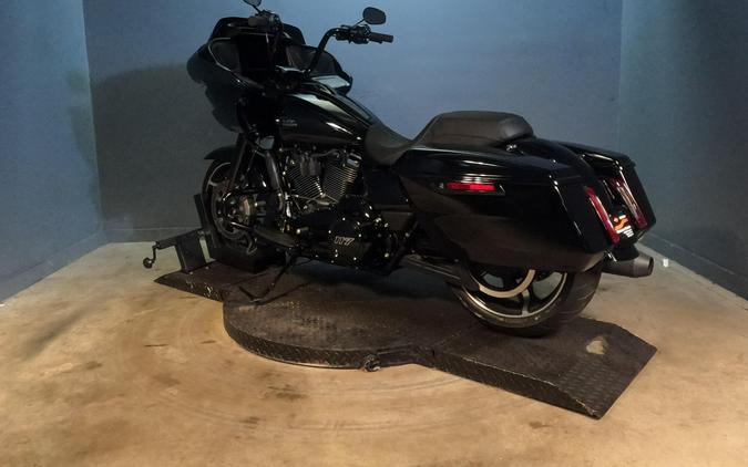 2026 Harley-Davidson Road Glide Vivid Black Black Trim